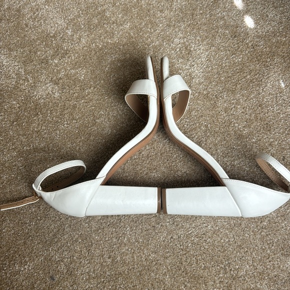 Heels - Picture 3 of 4